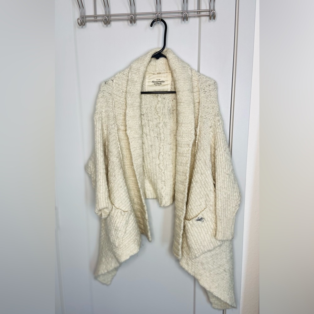 Abercrombie & Fitch Cozy Wool Cardigan in White/Cream